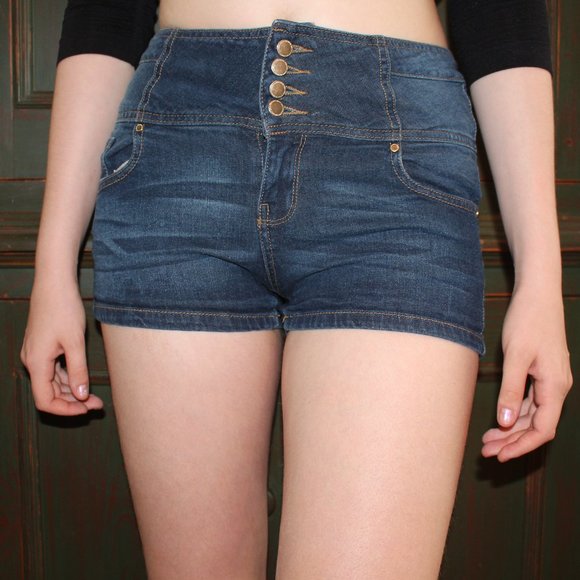 High Waisted shorts - Picture 1 of 3